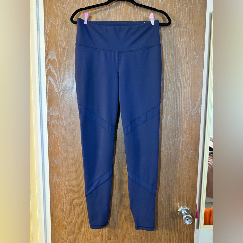 2 Pairs Old Navy Active Leggings Size Large Dark Blue & Green Camo